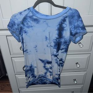 Rare lululemon swiftly top